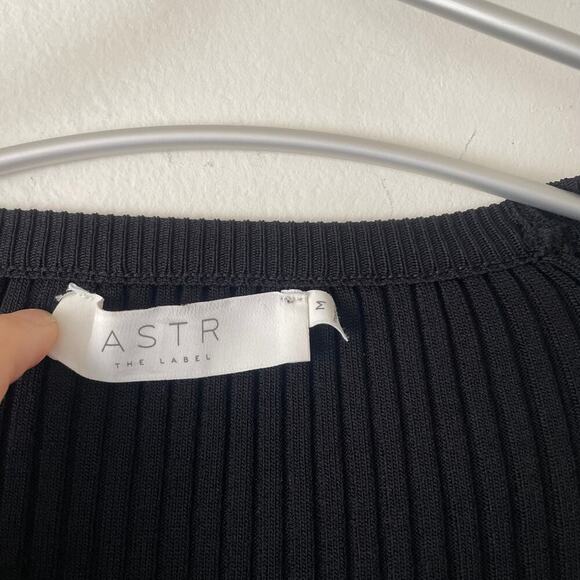 ASTR The Label Black Ribbed Scoop Neck Long Sleeve Midi Dress size MEDIUM - Picture 4 of 7